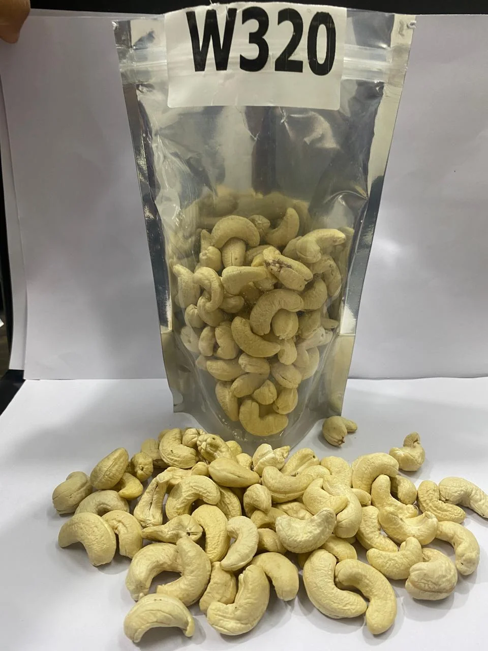 Cashew Nut W320