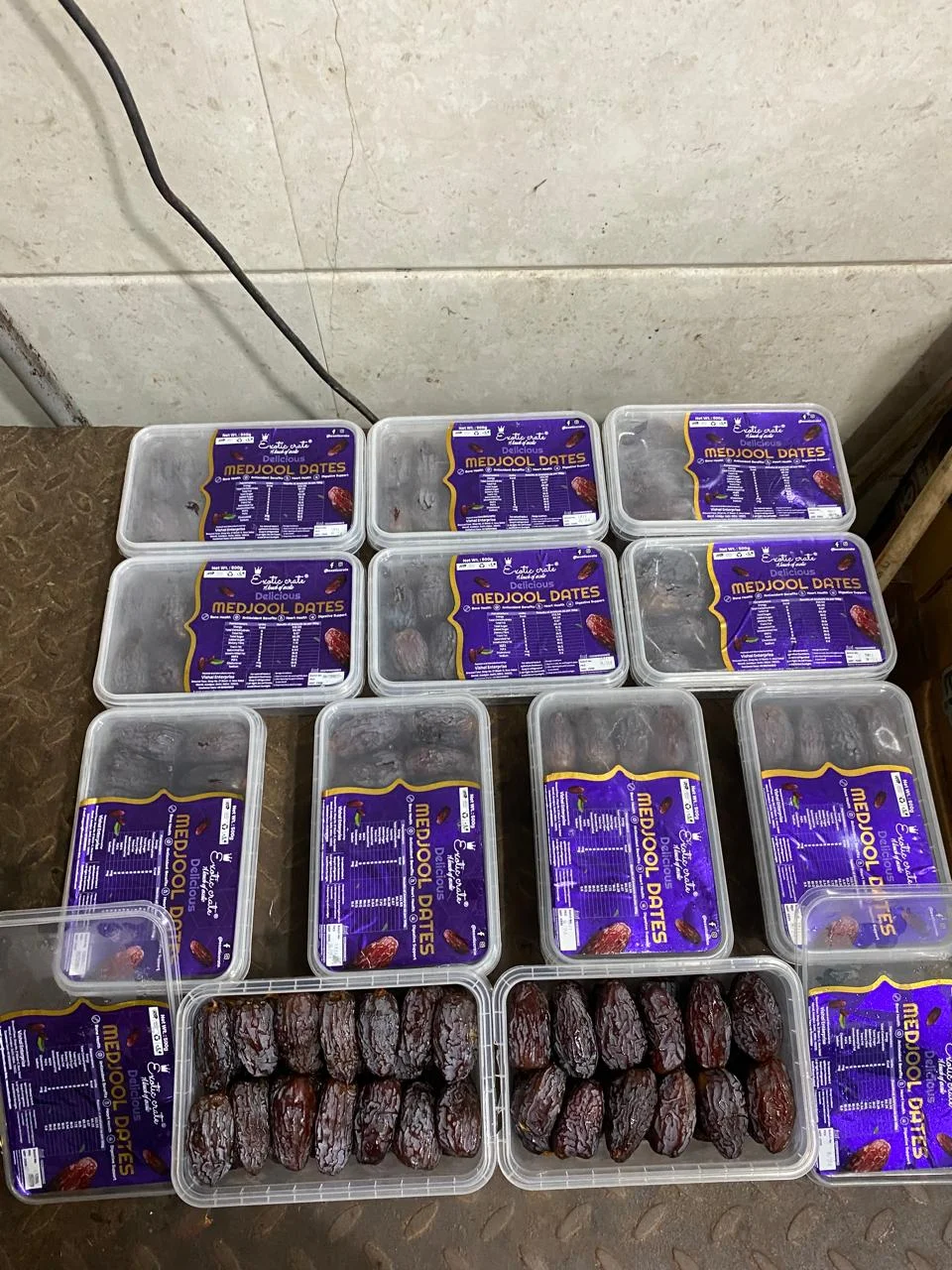 Exoticcrate Medjool Dates 500gm Premium Majdool Dates Plastic Box
